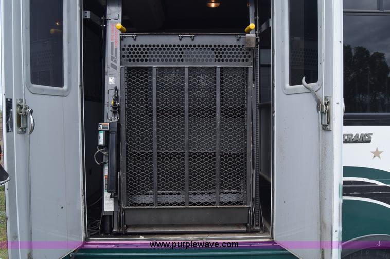 image for item BF9974 2001 Workhorse Star bus