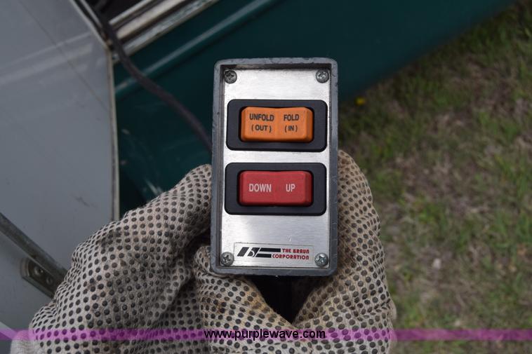 image for item BF9974 2001 Workhorse Star bus