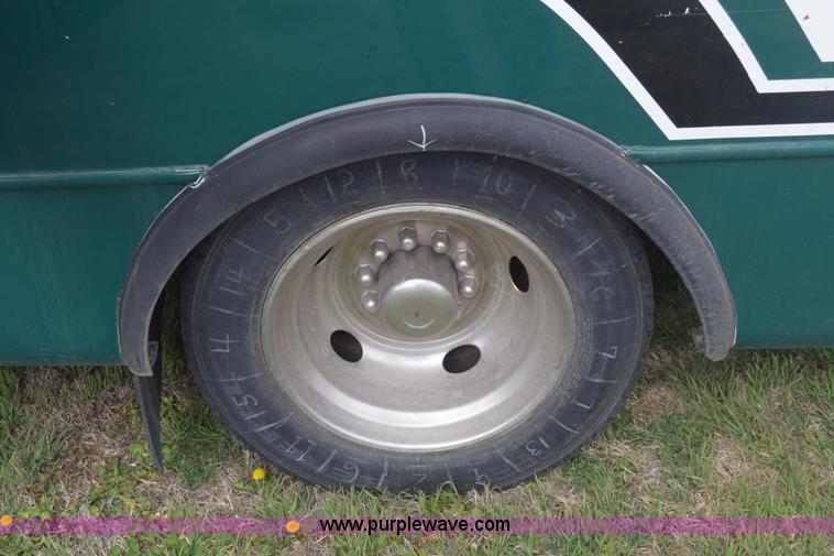 image for item BF9974 2001 Workhorse Star bus