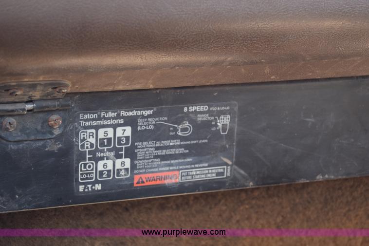 image for item BF9995 1991 International 9300 tank truck