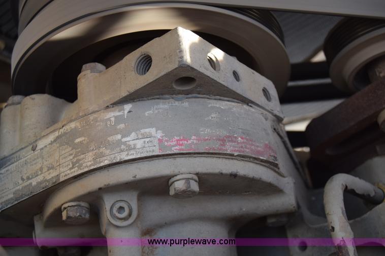 image for item BF9995 1991 International 9300 tank truck