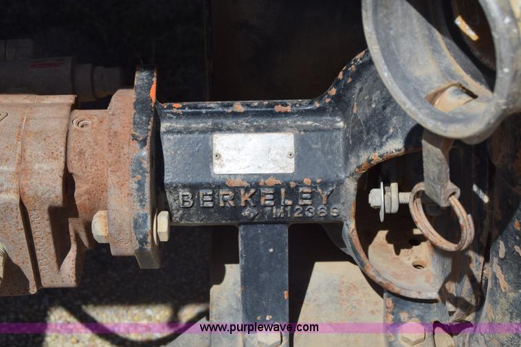 image for item BF9995 1991 International 9300 tank truck