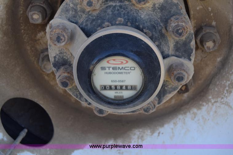 image for item BF9995 1991 International 9300 tank truck