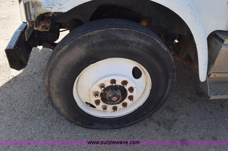 image for item BF9995 1991 International 9300 tank truck