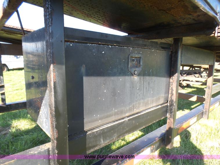 image for item BG9083 1994 Take 3 car trailer