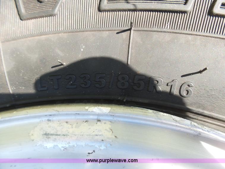 image for item BG9084 2000 Ford F250 Super Duty SuperCab flatbed pickup truck