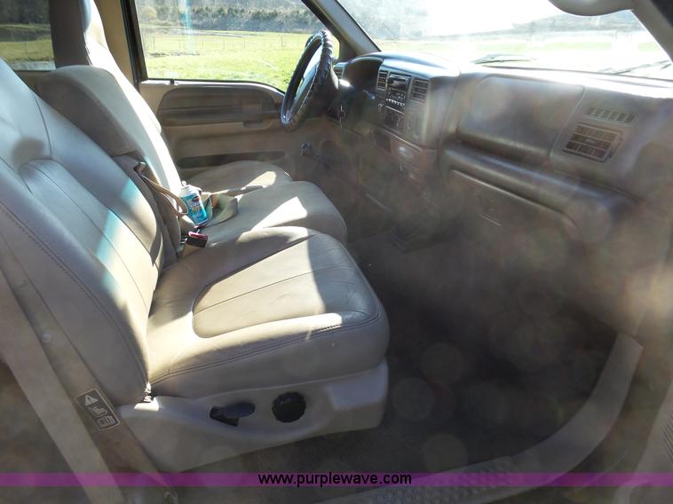 image for item BG9084 2000 Ford F250 Super Duty SuperCab flatbed pickup truck