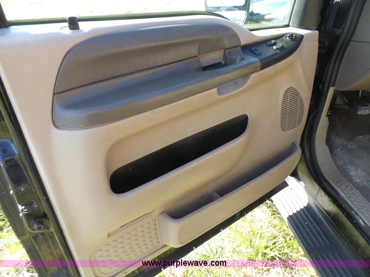 image for item BG9084 2000 Ford F250 Super Duty SuperCab flatbed pickup truck