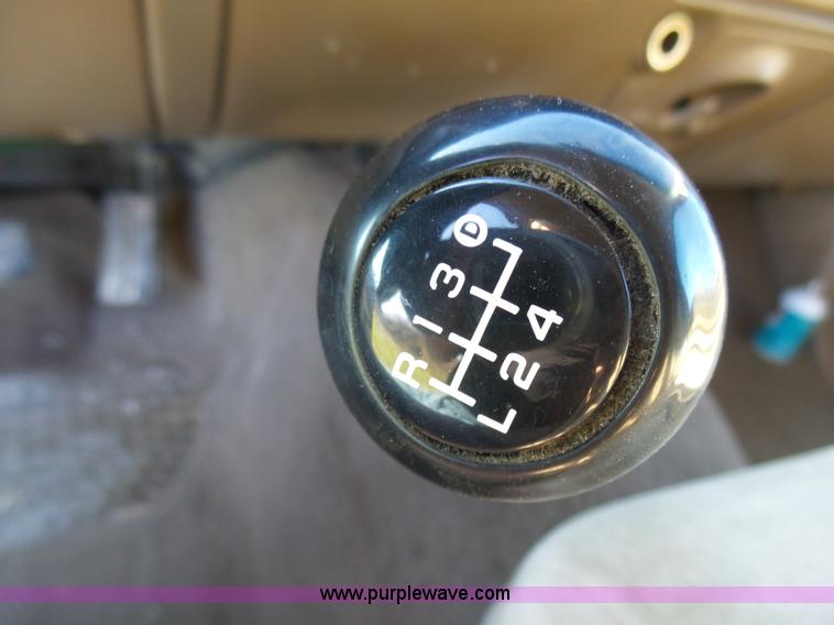 image for item BG9084 2000 Ford F250 Super Duty SuperCab flatbed pickup truck