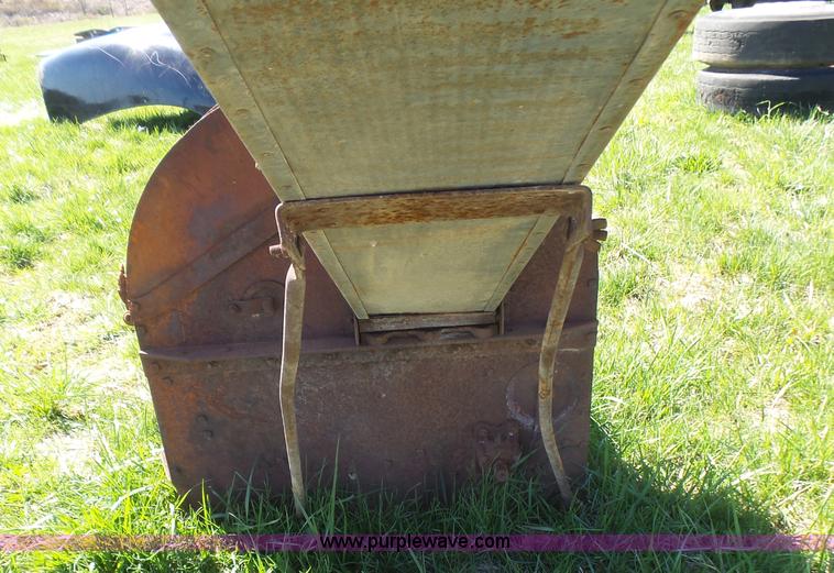 image for item BG9105 Walnut dehuller