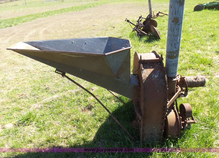 image for item BG9105 Walnut dehuller