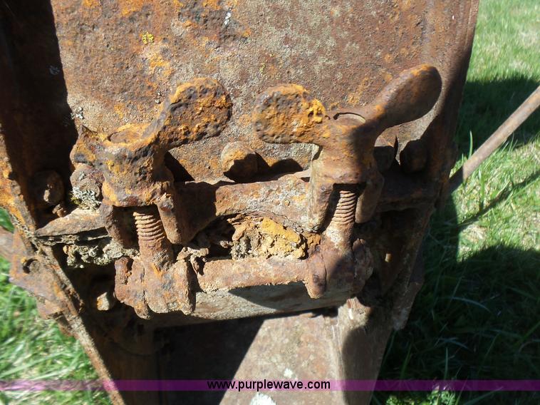 image for item BG9105 Walnut dehuller