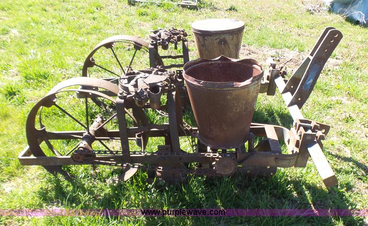 image for item BG9109 Burch Plow Works planter