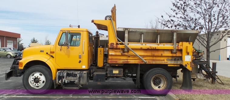 image for item BH9401 2002 International 4900 dump truck