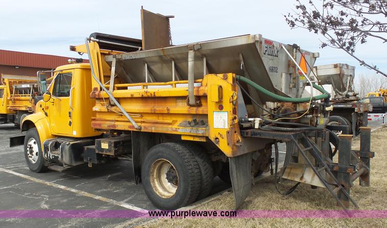 image for item BH9401 2002 International 4900 dump truck