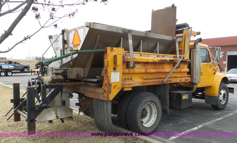 image for item BH9401 2002 International 4900 dump truck