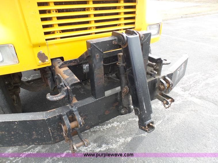 image for item BH9401 2002 International 4900 dump truck