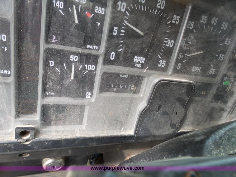 image for item BH9401 2002 International 4900 dump truck