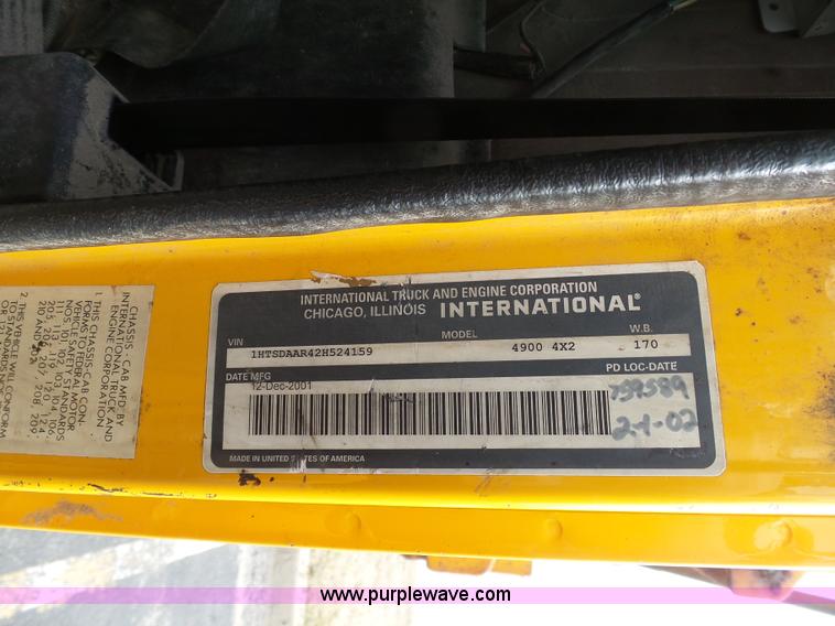 image for item BH9401 2002 International 4900 dump truck