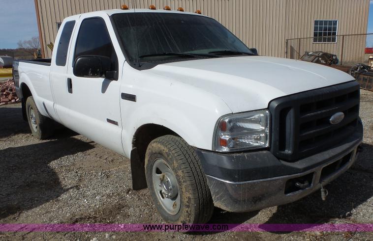 image for item BL9696 2006 Ford F250 Super Duty SuperCab pickup truck