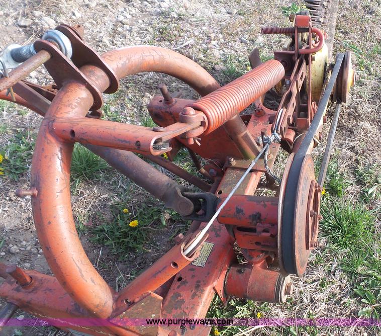 image for item BN9626 New Holland 451 sickle bar mower