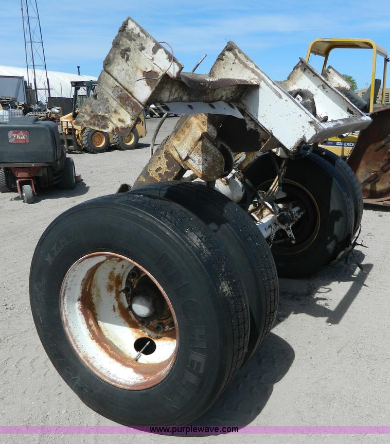 Rockwell trailer axle in Hays, KS Item BQ9867 sold Purple Wave