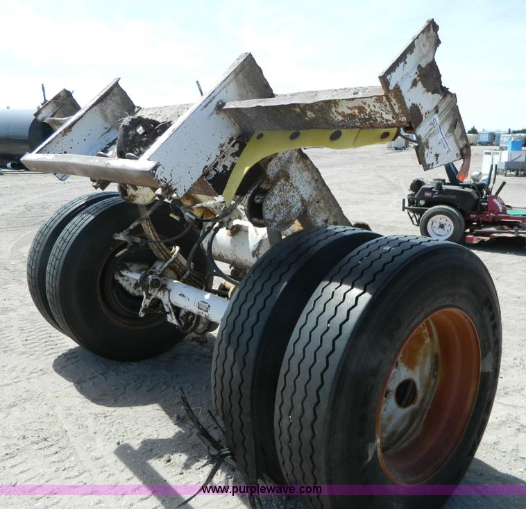 Rockwell trailer axle in Hays, KS Item BQ9867 sold Purple Wave