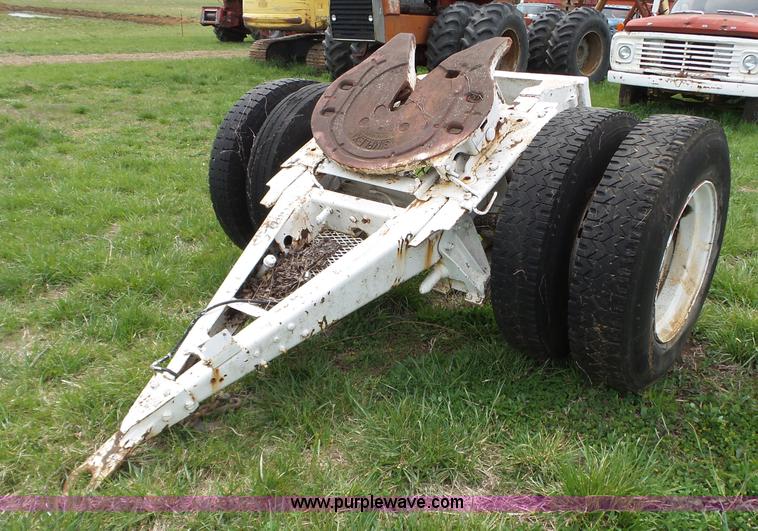 Jufflox converter dolly in Liberal, MO Item BZ9501 sold Purple Wave