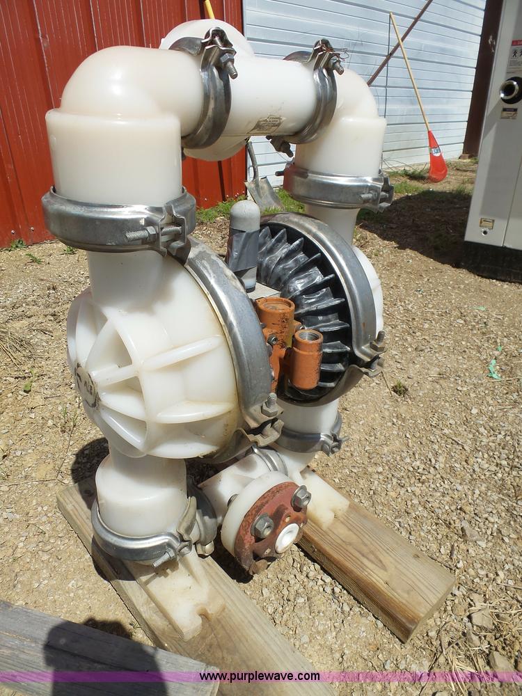 image for item G3744 Sand Piper SA3-A pneumatic double diaphragm water pump