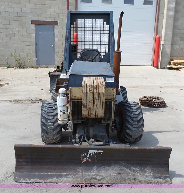 image for item G3754 1989 Bobcat 3023 trencher