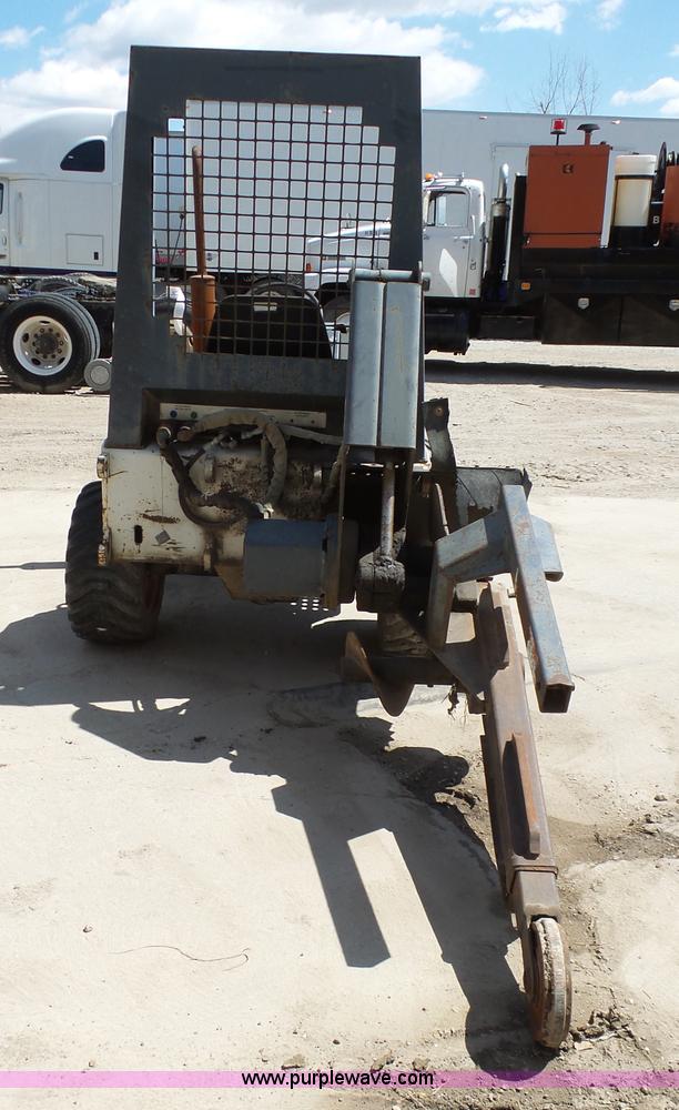 image for item G3754 1989 Bobcat 3023 trencher