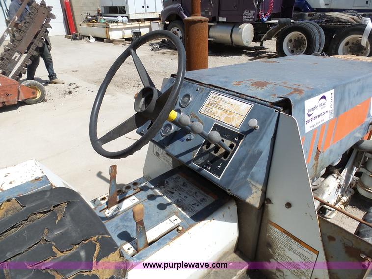 image for item G3754 1989 Bobcat 3023 trencher