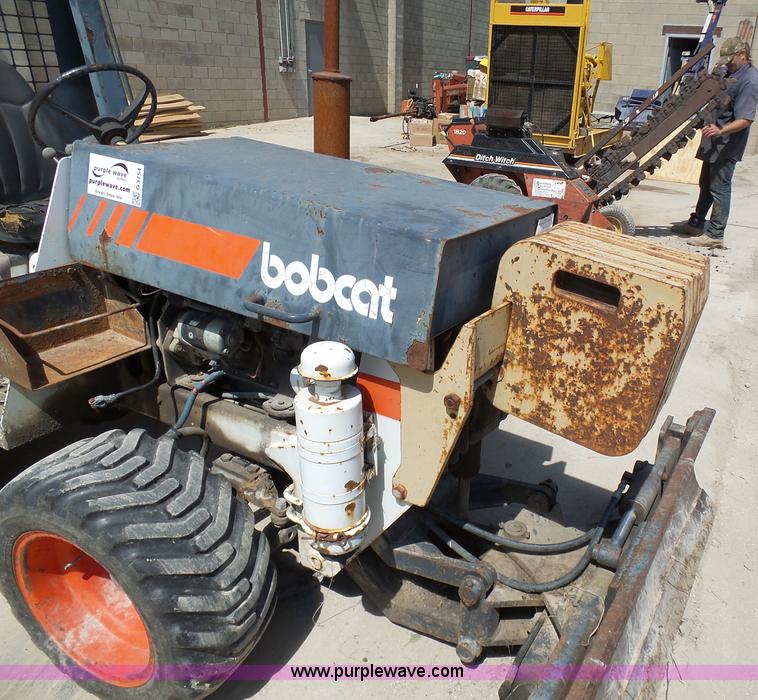 image for item G3754 1989 Bobcat 3023 trencher