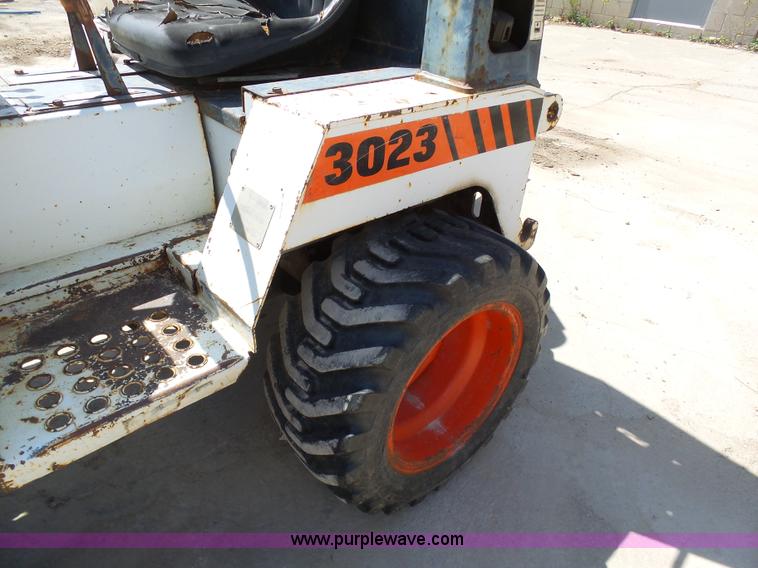 image for item G3754 1989 Bobcat 3023 trencher