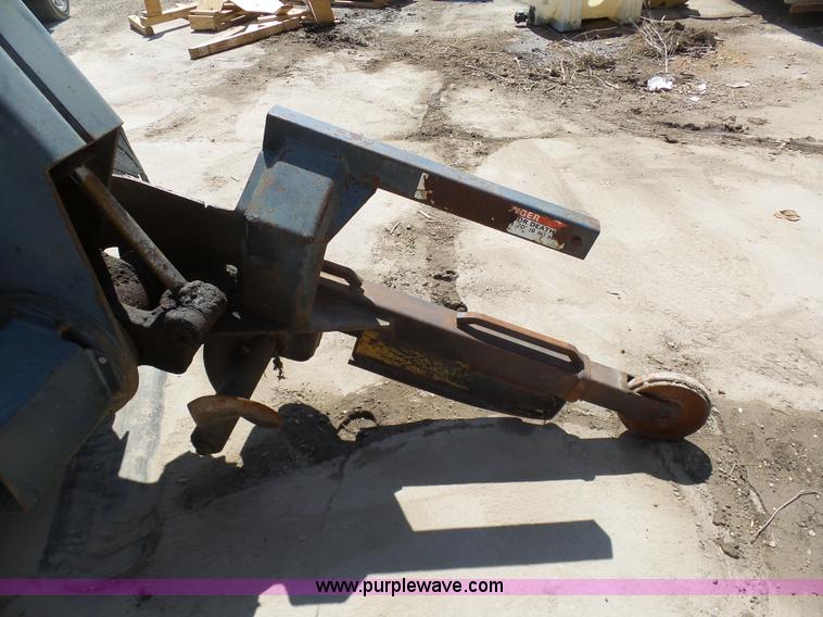 image for item G3754 1989 Bobcat 3023 trencher
