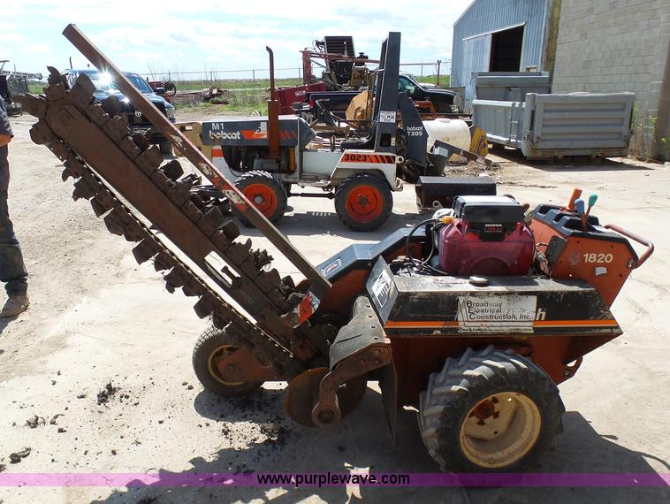 image for item G3755 Ditch Witch 1820 trencher