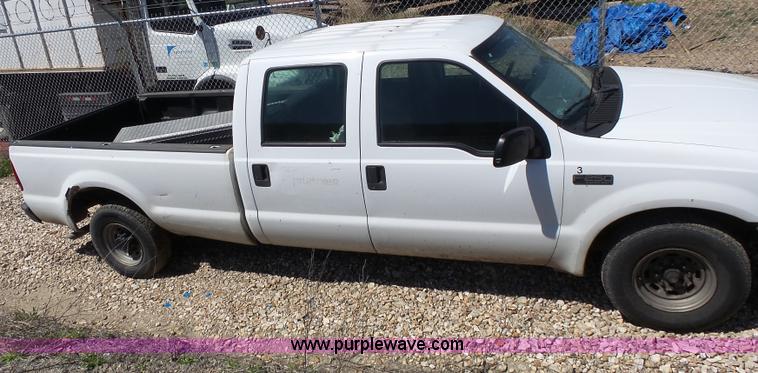 image for item J4984 2002 Ford F250 Super Duty XL Crew Cab pickup truck