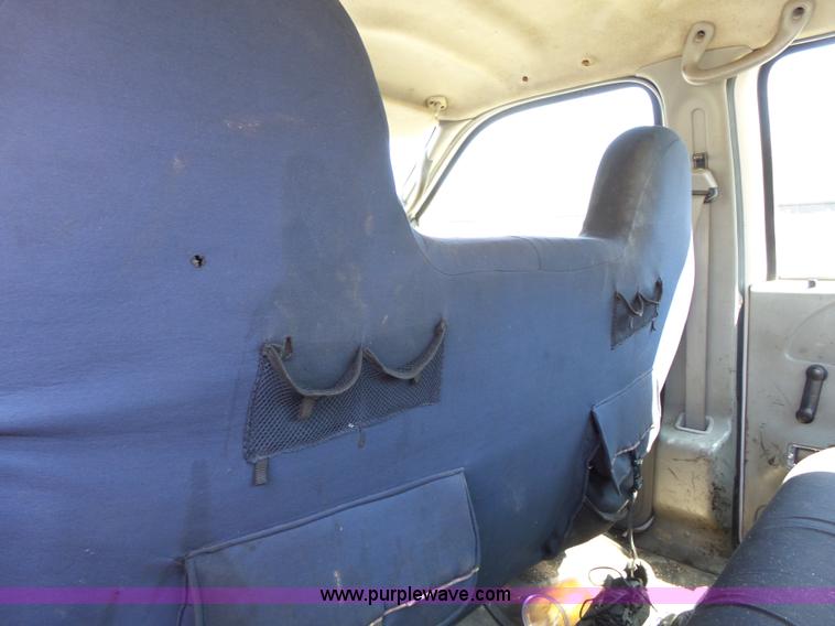 image for item J4984 2002 Ford F250 Super Duty XL Crew Cab pickup truck