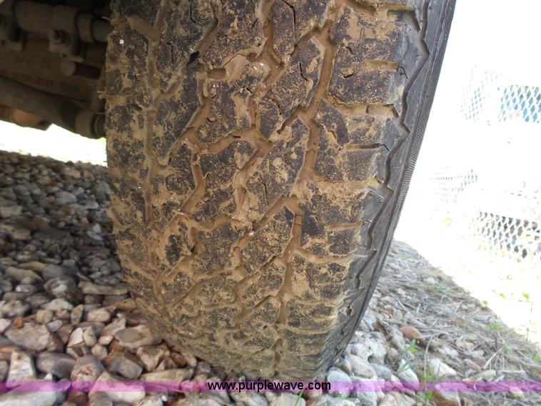 image for item J4984 2002 Ford F250 Super Duty XL Crew Cab pickup truck