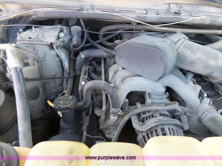 image for item J4984 2002 Ford F250 Super Duty XL Crew Cab pickup truck