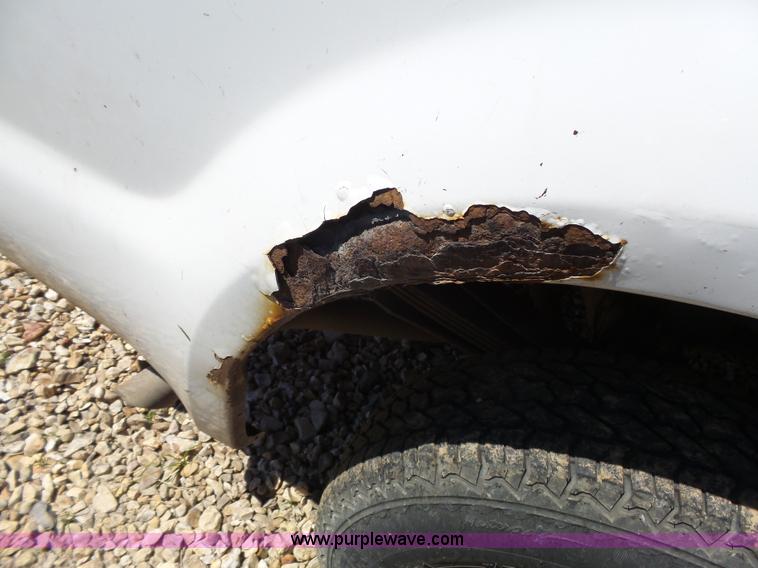 image for item J4984 2002 Ford F250 Super Duty XL Crew Cab pickup truck