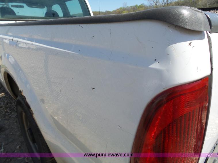 image for item J4984 2002 Ford F250 Super Duty XL Crew Cab pickup truck