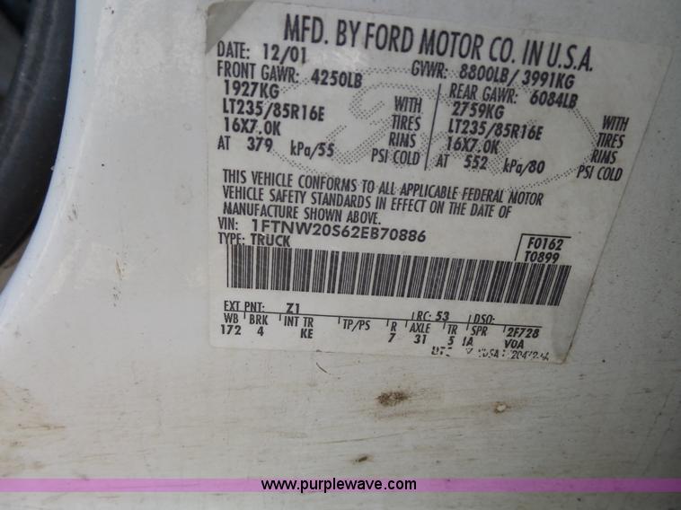 image for item J4984 2002 Ford F250 Super Duty XL Crew Cab pickup truck