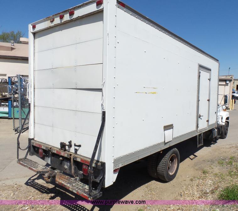 image for item J4995 1991 GMC TopKick box truck