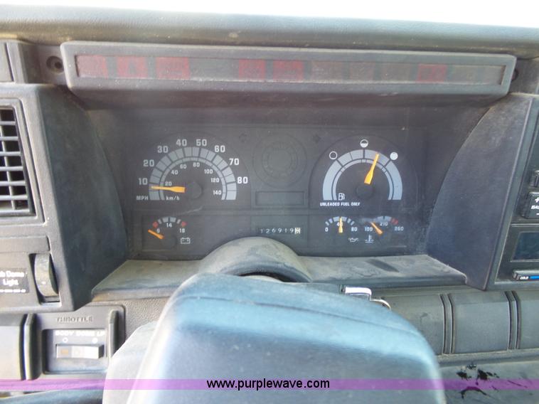 image for item J4995 1991 GMC TopKick box truck