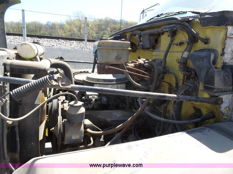 image for item J4995 1991 GMC TopKick box truck