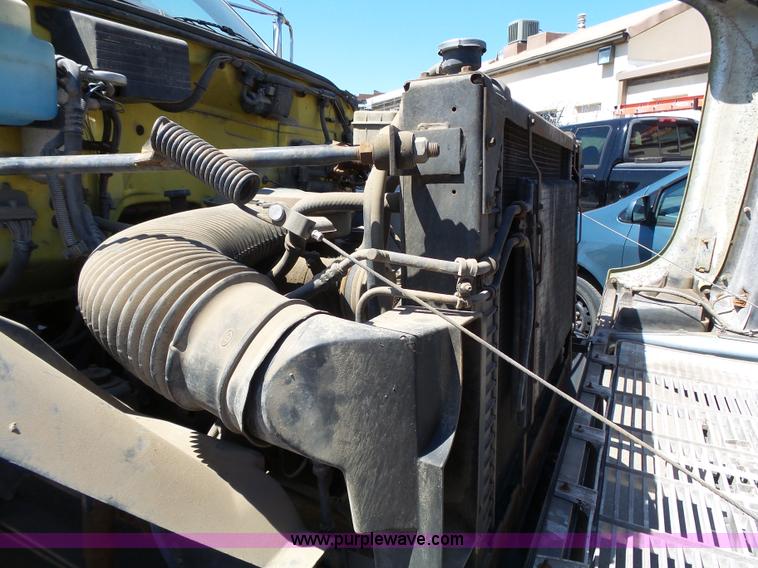 image for item J4995 1991 GMC TopKick box truck