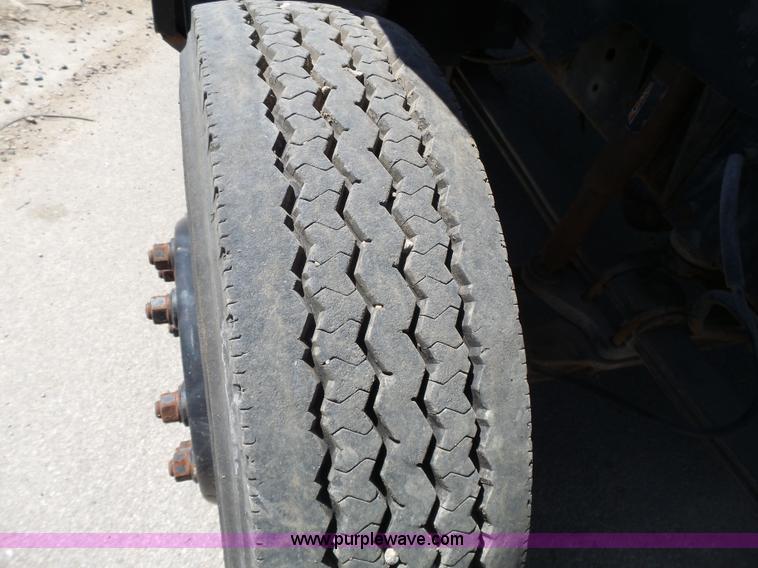 image for item J4995 1991 GMC TopKick box truck