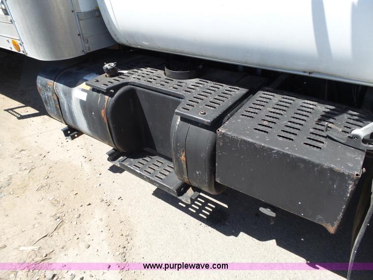 image for item J4995 1991 GMC TopKick box truck