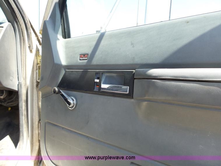 image for item J4995 1991 GMC TopKick box truck